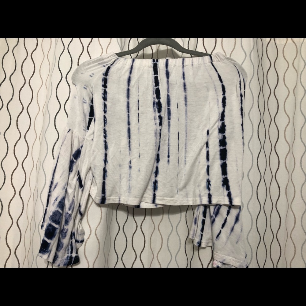 Off the Shoulder Boot Sleeve Top